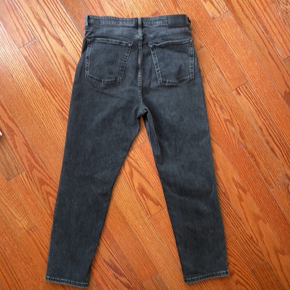 Everlane High Rise Straight Jean in Washed Black - Picture 4 of 7